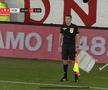Scaun aruncat spre asistent la Dinamo - Botoșani