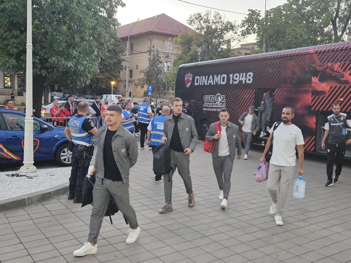 „Green” Dinamo: acționarul „câinilor” a venit la stadion cu propria trotinetă electrică