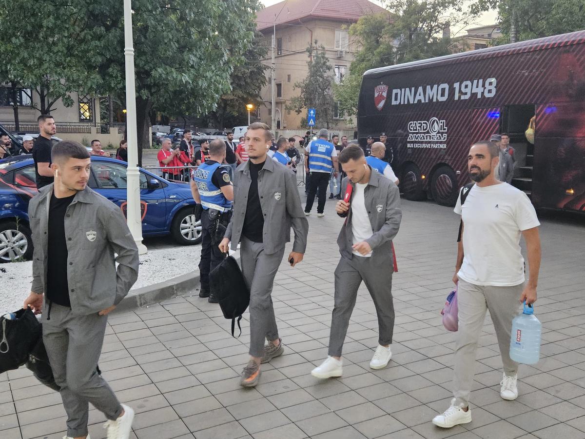 „Green” Dinamo: acționarul „câinilor” a venit la stadion cu propria trotinetă electrică