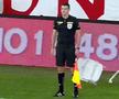 Scaun aruncat spre asistent la Dinamo - Botoșani