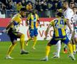 Momentul în care arbitrul a văzut henț și a dat lovitură liberă
