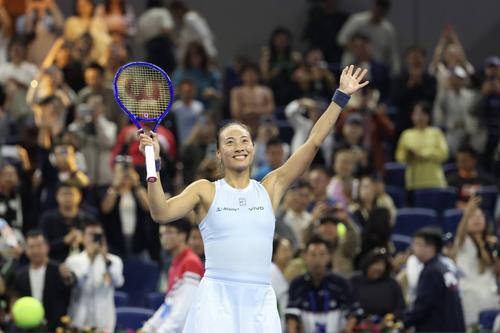 Qinwen Zheng, revenire pe teren după aproape 3 luni/Foto: Imago Images