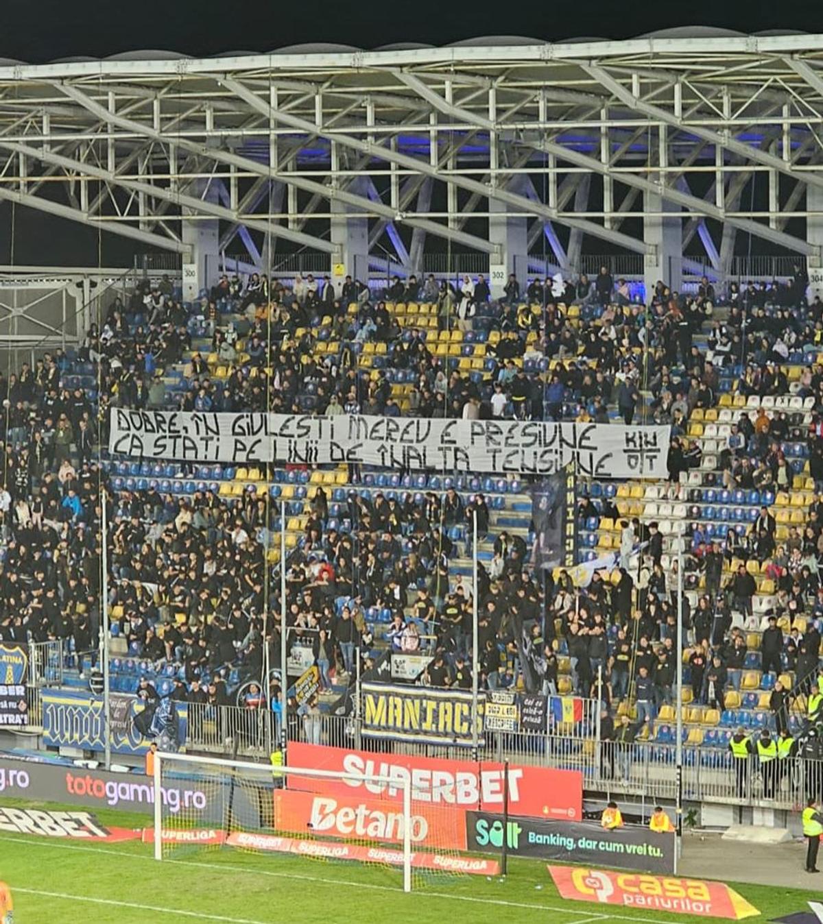 Toate mesajele galeriilor din Petrolul - Rapid » Ironie nemiloasă la adresa lui Dan Șucu