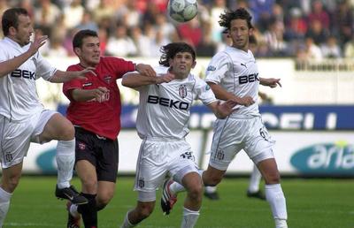 „Ne certam între noi: cine e mai frumos, eu sau tu? Ne-am dus peste Mircea Lucescu, iar el era gol, abia ieșise din duș”