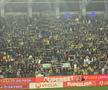 Scenografiile din startul partidei dintre Petrolul și Rapid