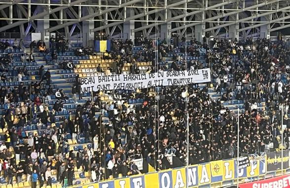 Toate mesajele galeriilor din Petrolul - Rapid » Ironie nemiloasă la adresa lui Dan Șucu
