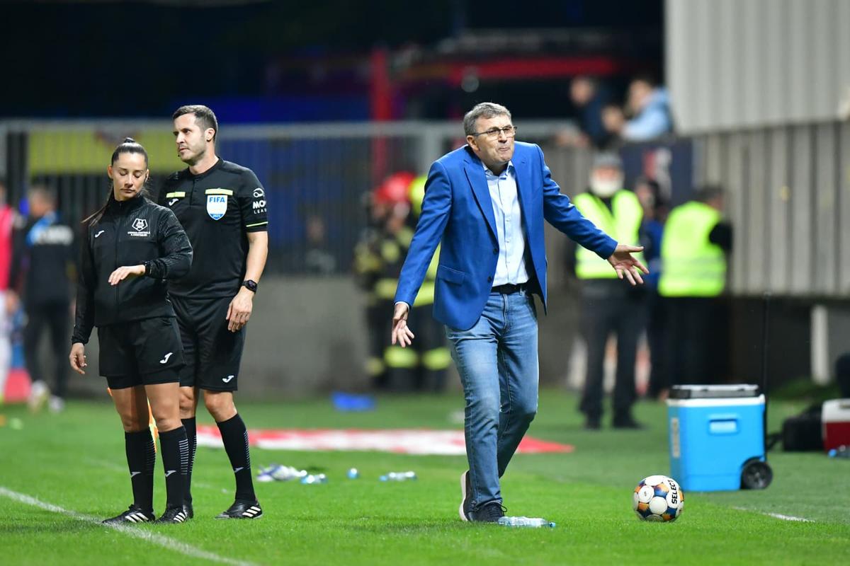Eugen Neagoe „a luat foc” la finalul primei reprize dintre Petrolul și Rapid » Dialog încins cu Marcel Bîrsan pe tunel