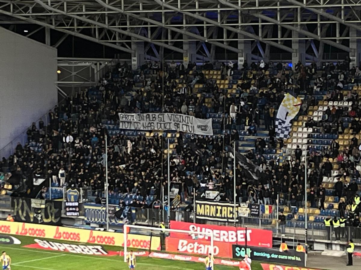 După Petrolul - Rapid, Angelescu acuză: „Au aruncat cu sticle, au înjurat” » Un titular, OUT 5 săptămâni