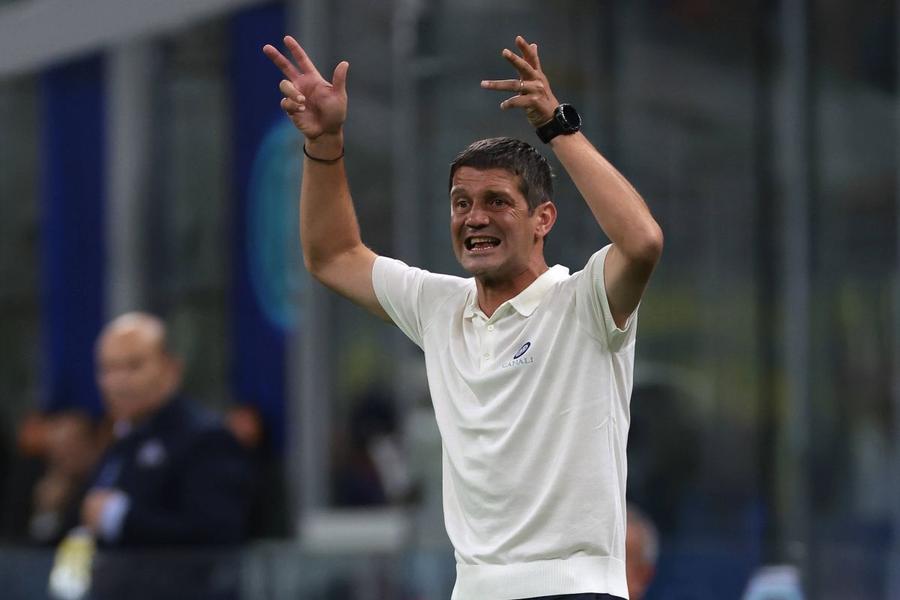 Cristi Chivu / Foto: Imago Italienii anunță că Cristi Chivu nu e deloc „provizoriu” la Inter » „Aparențele înșală, românul este exact opusul!”