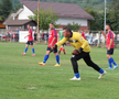 Fotbal „pe viață și pe moarte” la Bănești: „Dacă nu dai gol azi, inaugurezi groapa din seara asta!”