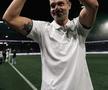 Bere la pauza de hidratare în meciul legendelor de la Werder Bremen și Real Madrid