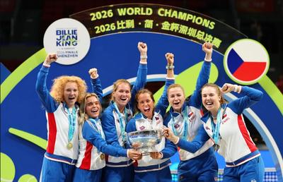 Finalistele de la Wimbledon au adus Cehiei al 12-lea trofeu în Billie Jean King Cup: „Ceva cu totul special, era un vis să ridic trofeul”