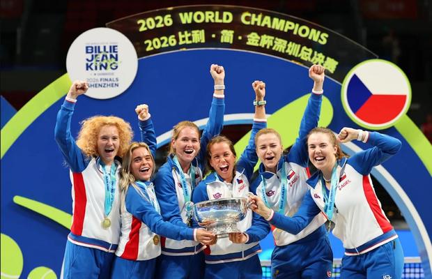 Finalistele de la Wimbledon au adus Cehiei al 12-lea trofeu în Billie Jean King Cup: „Ceva cu totul special, era un vis să ridic trofeul”