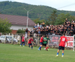 Fotbal „pe viață și pe moarte” la Bănești: „Dacă nu dai gol azi, inaugurezi groapa din seara asta!”