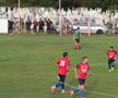 Fotbal „pe viață și pe moarte” la Bănești: „Dacă nu dai gol azi, inaugurezi groapa din seara asta!”
