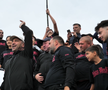 Fotbal „pe viață și pe moarte” la Bănești: „Dacă nu dai gol azi, inaugurezi groapa din seara asta!”