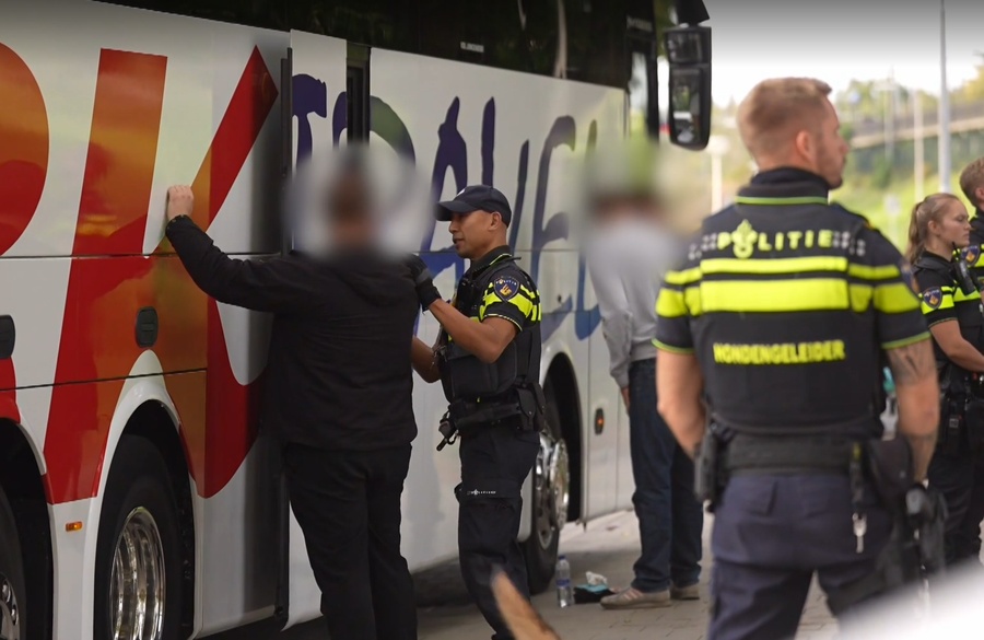 70 de suporteri implicați în confruntări violente înainte de meci: nu au mai ajuns pe stadion