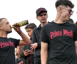 Fotbal „pe viață și pe moarte” la Bănești: „Dacă nu dai gol azi, inaugurezi groapa din seara asta!”