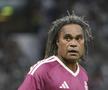 Bere la pauza de hidratare în meciul legendelor de la Werder Bremen și Real Madrid