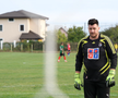 Fotbal „pe viață și pe moarte” la Bănești: „Dacă nu dai gol azi, inaugurezi groapa din seara asta!”