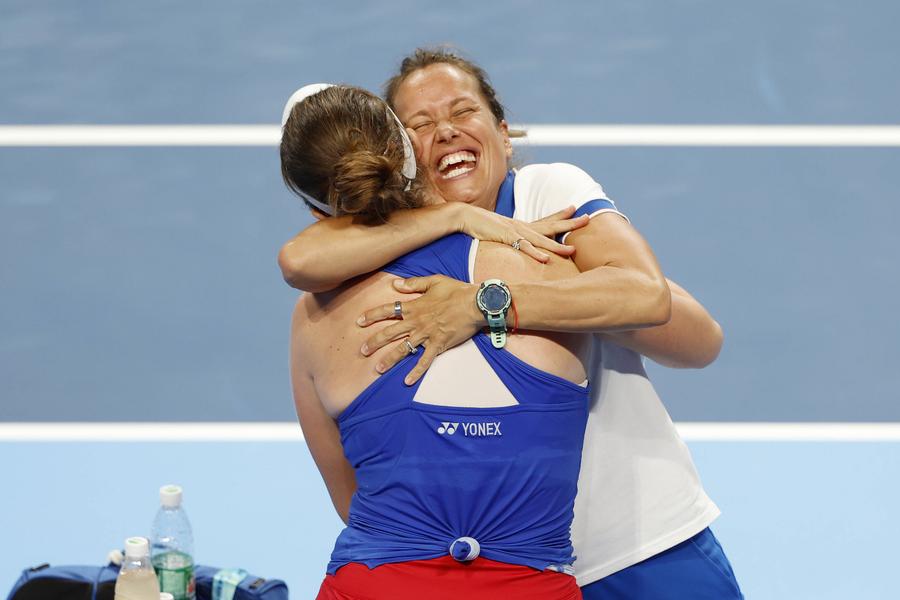 Barbora Strycova și Linda Noskova FOTO Imago Images Cehia a învins Ucraina în finala Billie Jean King Cup de la Shenzhen