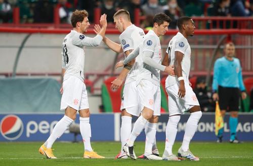 Leon Goretzka (25 de ani, mijlocaș central) a deschis scorul pentru Bayern Munchen în deplasarea de la Lokomotiv Moscova, meci din grupele Ligii Campionilor. O imagine cu germanul în timp ce sărbătorea reușita a devenit virală.