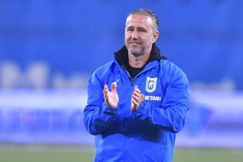 Universitatea Craiova a trecut cu 4-0 de Minaur Baia Mare în „optimile” Cupei României. Laurențiu Reghecampf, antrenorul oltenilor, e deja cu gândul la următorul meci, cu CS Mioveni.