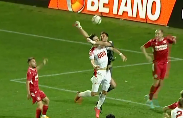 Greșeală uriașă de arbitraj! Dinamo se îndepărtează de play-off după o viciere de rezultat