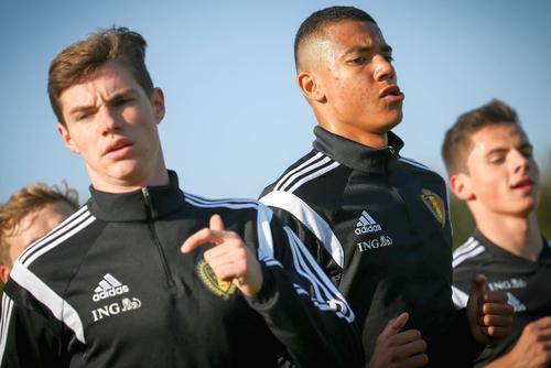 Kino Delorge, în stânga, la un antrenament al naționalei U17 a Belgiei / FOTO: Imago Images