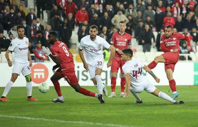 Ridiculizată în Turcia » Sivasspor n-a avut milă de CFR Cluj! Campioana României rămâne în cărți pentru locul 2