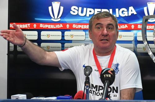 Farul, fosta Viitorul, a ajuns la cel mai mare număr de fotbaliști străini utilizați în campionat, 14 în sezonul actual. E vorba despre stagiunea în care s-au folosit cei mai mulți jucători din afara României în primele 13 etape, 182.