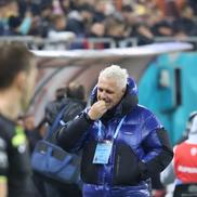 Marius Șumudică, gesturi obscene în FCSB - Rapid, foto: Ionuț Iordache
