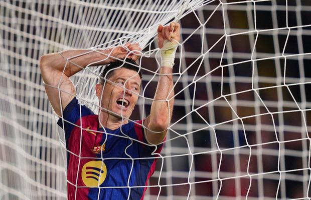 A înscris în această seară și a devenit al treilea jucător care marchează 100 de goluri în Liga Campionilor, după Cristiano Ronaldo și Leo Messi
