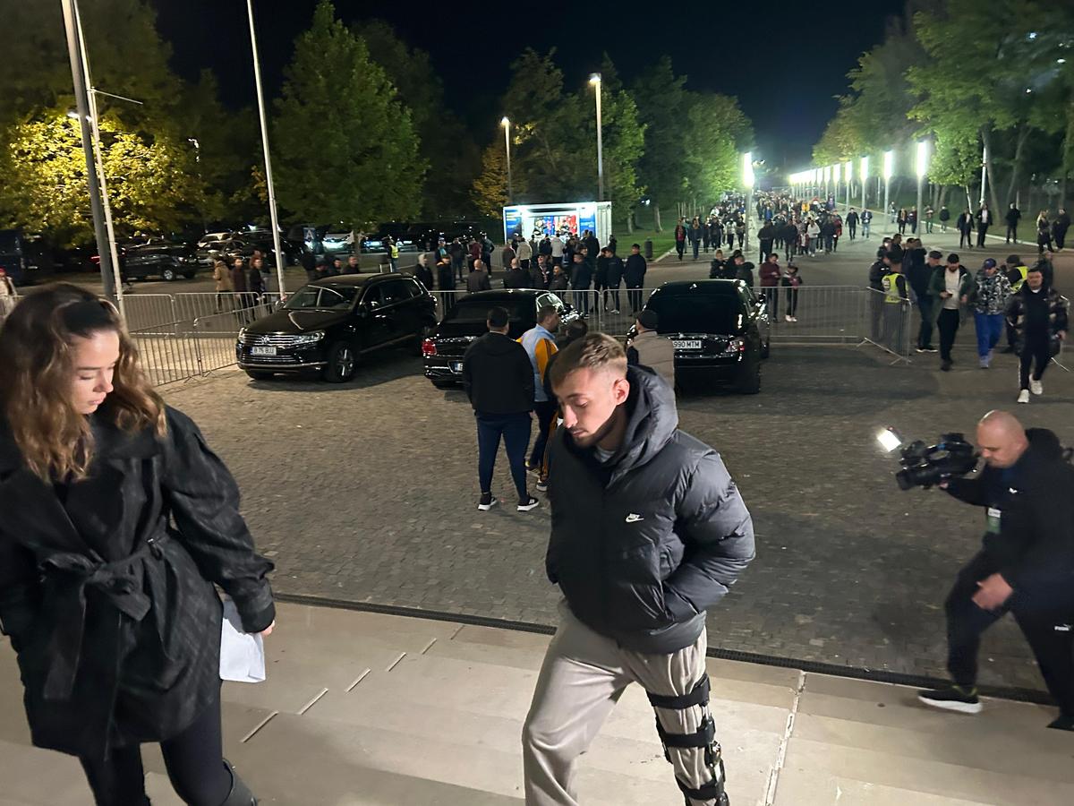 Jucătorul de la FCSB a revenit la antrenamente, însă mai are de așteptat până la revenirea pe gazon: „Ce să facem?!”