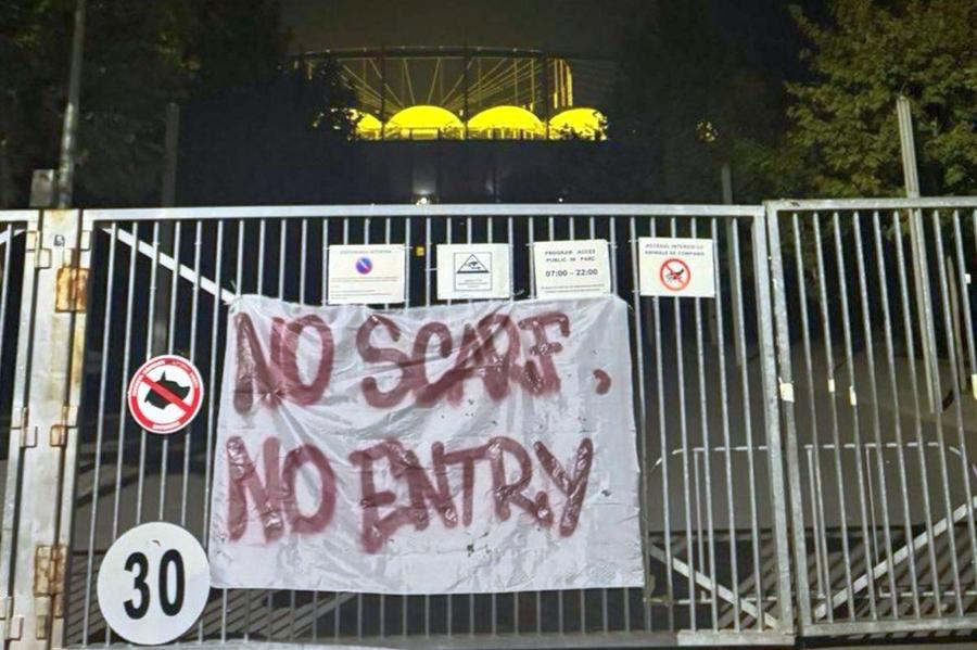 foto: Instagram @ original.1923 „N-ai eșarfă? Nu intri!” » Înainte de FCSB - Rapid, giuleștenii au râs de rivali cu mesaje în 3 locații din București
