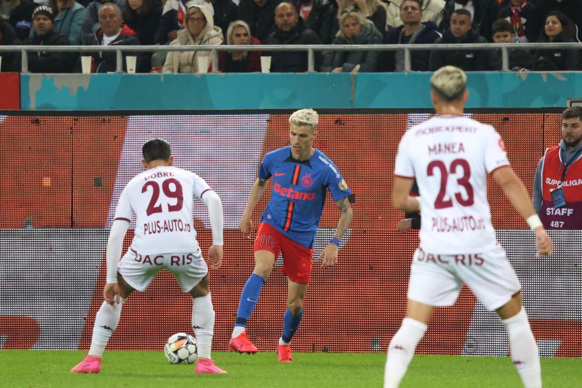 Benjamin Siegrist, deranjat de materialele pirotehnice aruncate de suporterii FCSB-ului în teren: „Nu vrem să fie cineva rănit”