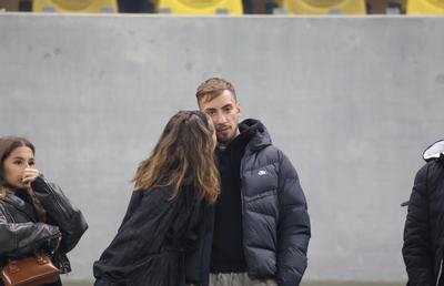 Mihai Lixandru, prima apariție după operația la genunchi! Gestul făcut de iubita sa în fața fotografilor