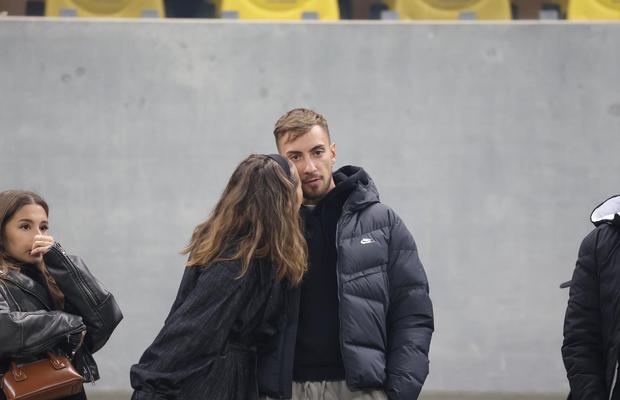 Mihai Lixandru, prima apariție după operația la genunchi! Gestul făcut de iubita sa în fața fotografilor