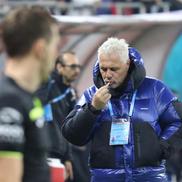Marius Șumudică, gesturi obscene în FCSB - Rapid, foto: Ionuț Iordache