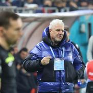 Marius Șumudică, gesturi obscene în FCSB - Rapid, foto: Ionuț Iordache