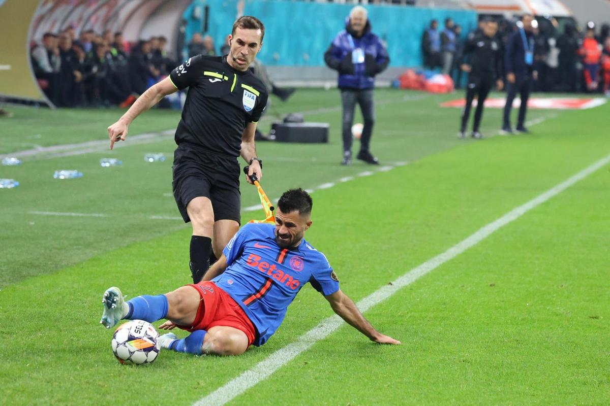 Benjamin Siegrist, deranjat de materialele pirotehnice aruncate de suporterii FCSB-ului în teren: „Nu vrem să fie cineva rănit”