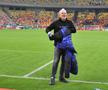 Conflict între Șumudică și Charalambous la finalul derby-ului dintre FCSB și Rapid » Ce s-a întâmplat în drum spre vestiare
