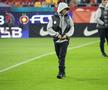 FCSB - Rapid » Primele imagini cu roș-albaștrii de la firul ierbii