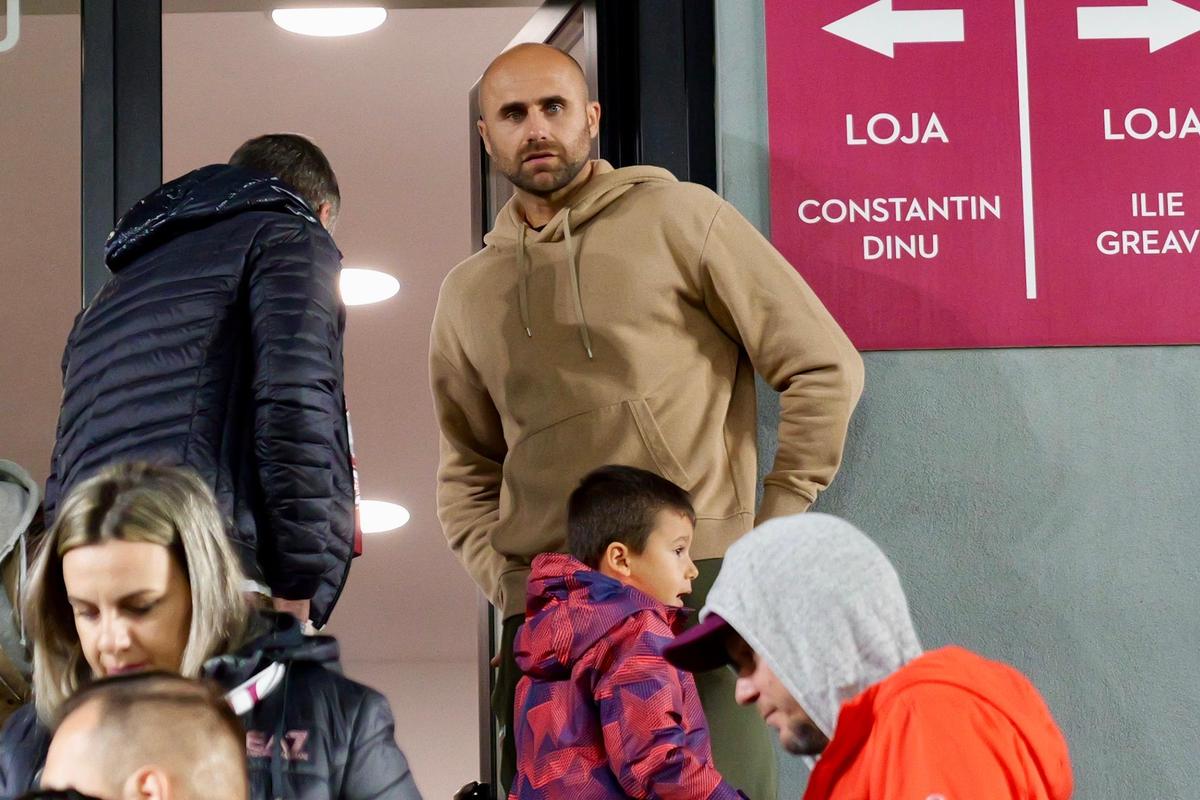 Marius Copil, în tribune la Rapid - Unirea Slobozia / Foto: Andrei Furnigă GSP