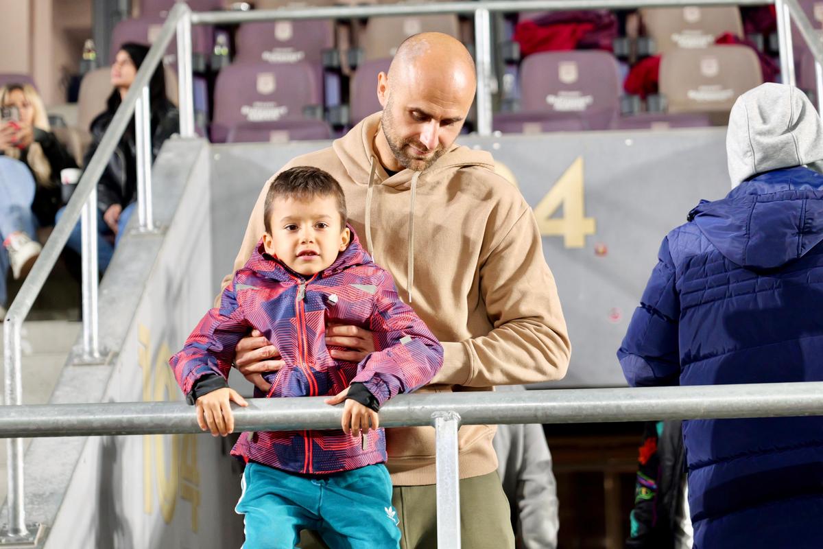 Marius Copil, în tribune la Rapid - Unirea Slobozia / Foto: Andrei Furnigă GSP