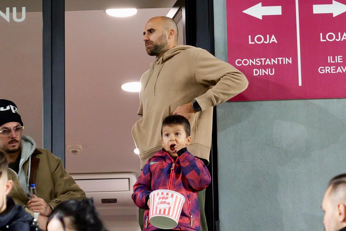 Marius Copil, în tribune la Rapid - Unirea Slobozia / Foto: Andrei Furnigă GSP