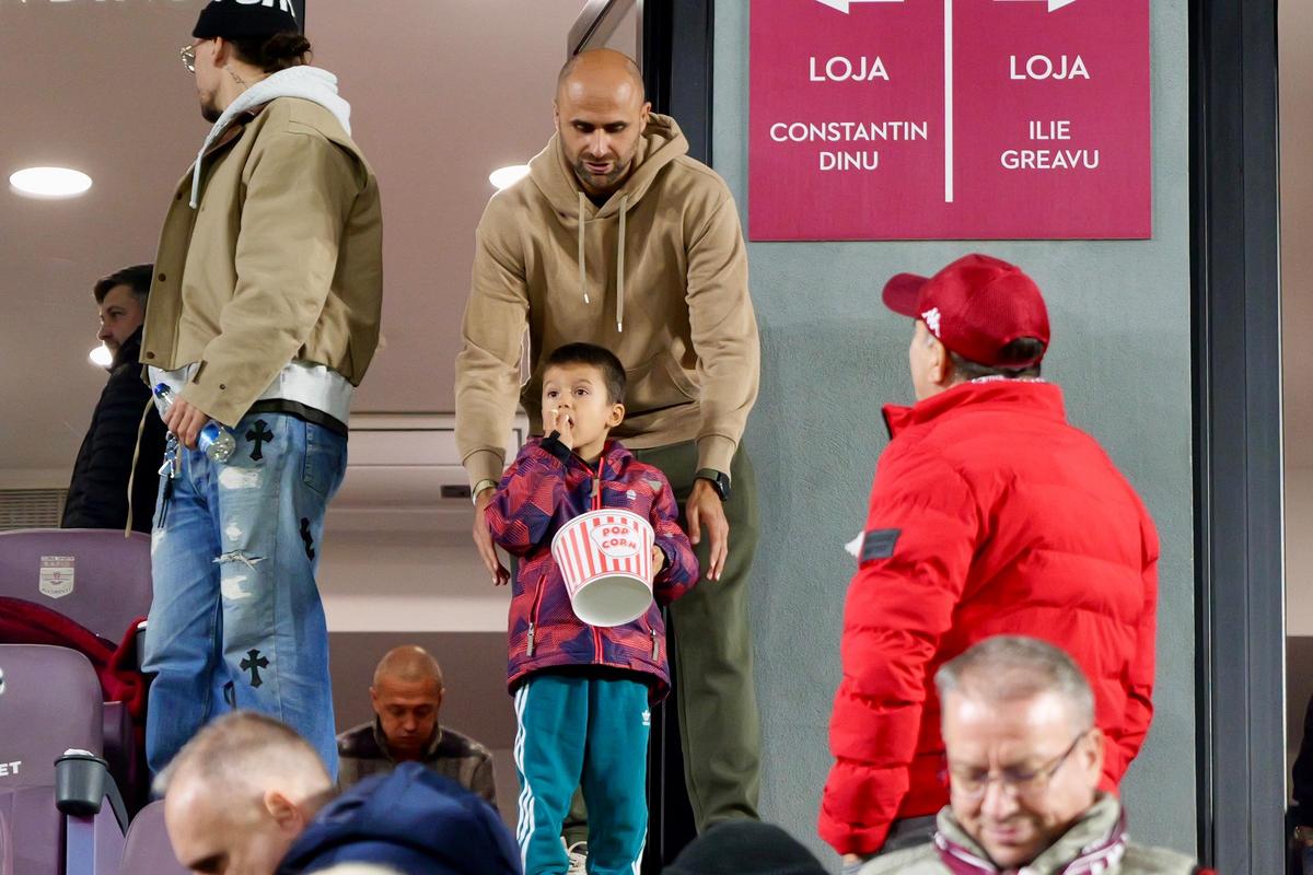 Marius Copil, în tribune la Rapid - Unirea Slobozia / Foto: Andrei Furnigă GSP