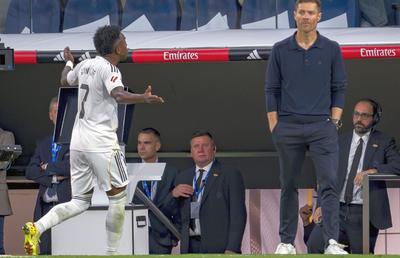 Paradox Real: „nașul” Barcelonei și liderul detașat este în focuri la Madrid! » A pierdut Xabi Alonso vestiarul?