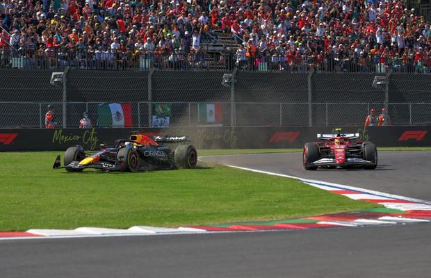 Max Verstappen a comentat începutul furtunos din Marele Premiu de Formula 1 din Mexic: „A trebuit să supraviețuiesc”