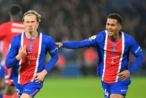 PSG a învins-o pe Lyon și a urcat pe primul loc în Ligue 1 / FOTO: Imago Images